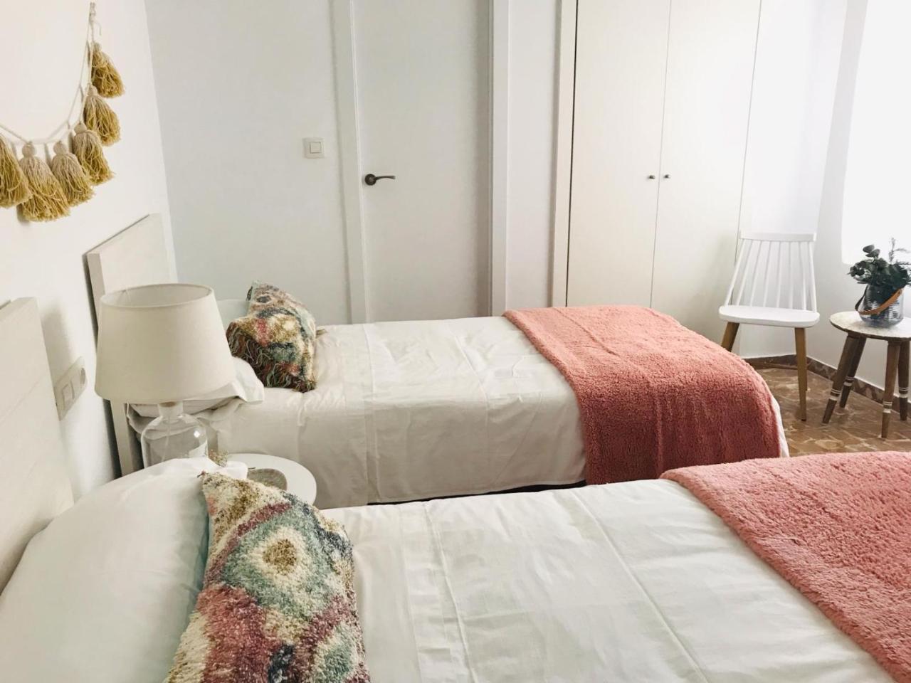Hostal Beni ベニカシム エクステリア 写真