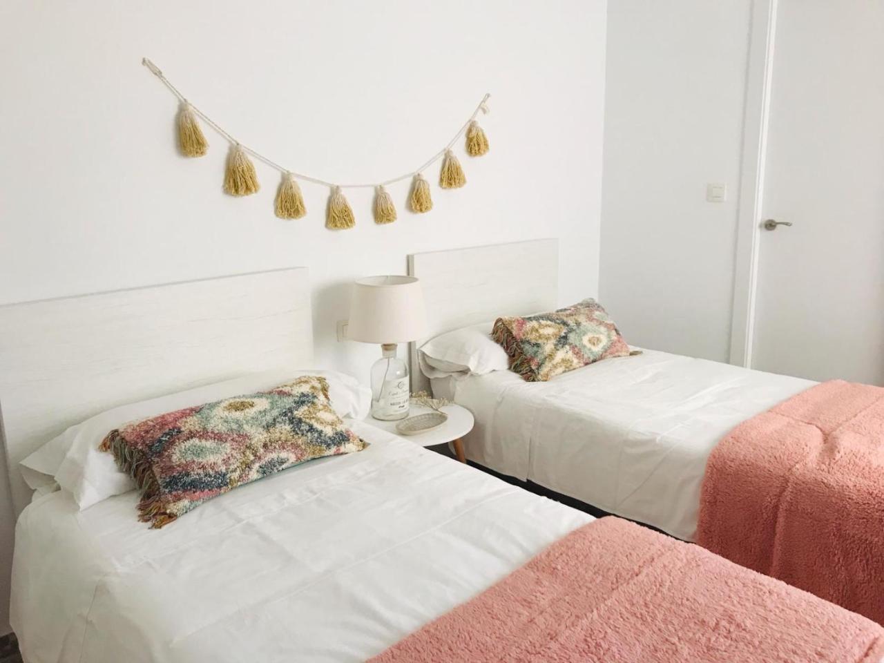 Hostal Beni ベニカシム エクステリア 写真