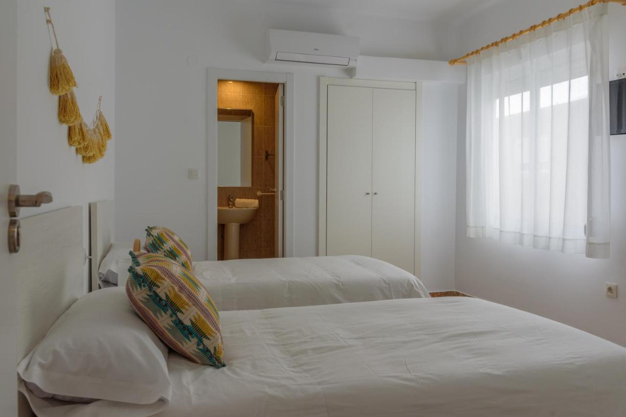Hostal Beni ベニカシム エクステリア 写真