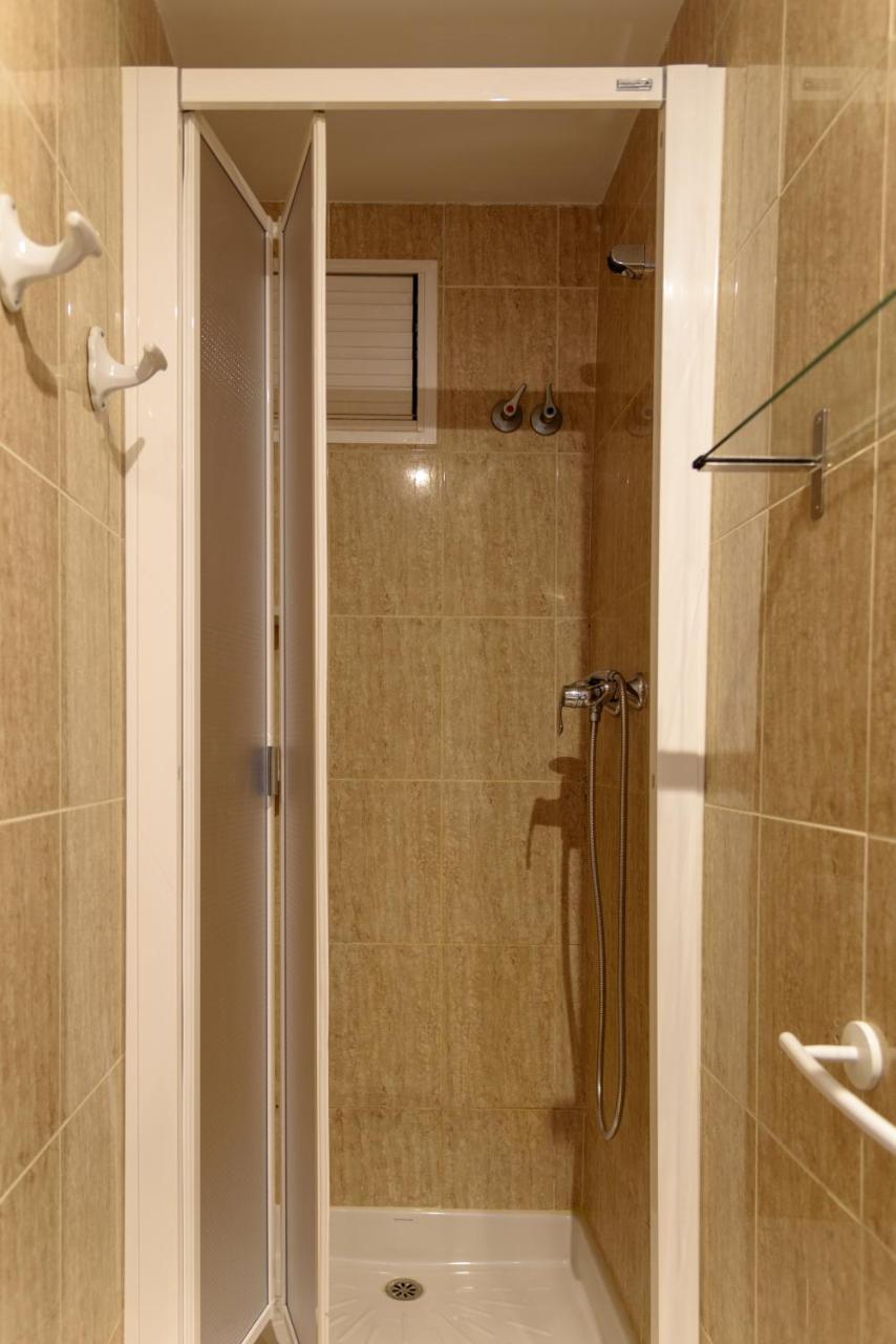 Hostal Beni ベニカシム エクステリア 写真
